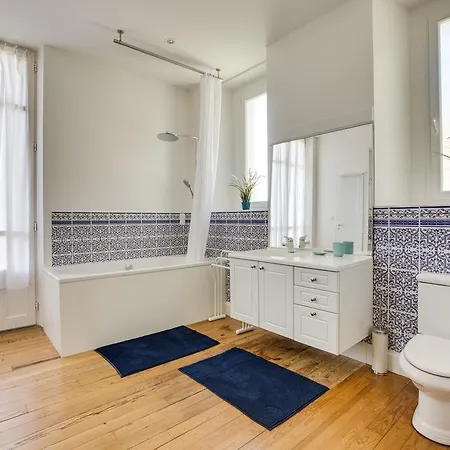Luckey Homes - Le Palais Thermal