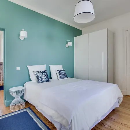 Luckey Homes - Le Palais Thermal